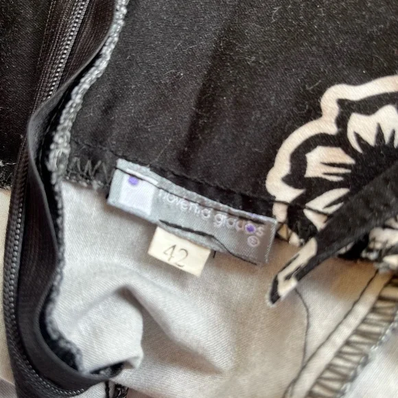 Black and White Floral Midi Sundress, Boutique European Brand, Size 4 - Picture 4 of 7